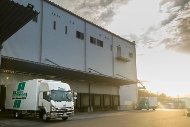 【勤労感謝の日】🌳🪽🫧

こんにちは。熊谷運輸です🧸🏞

先日11/23は勤労感謝の日。

そして本日11/24はその振替休日。

祝日がお休みの方も、お仕事の方も、皆様いつもお疲れ様です♨️

#世界は誰かの仕事でできている 😌

#物流 #物流業界 #運送会社 #食品 #冷蔵 #冷凍 #京都 #城陽市 #熊谷運輸
#就職 #就職活動 #就活生と繋がりたい #26卒 #27卒 #新卒 #新卒採用 #転職 #転職活動 #中途採用
#トラック #トラックドライバー #トラック魂インスタ部　#トラック女子 #トラガール #トラック好きな人と繋がりたい #トラックドライバーと繋がりたい #トラックドライバー募集 
#勤労感謝の日 #いつもありがとう