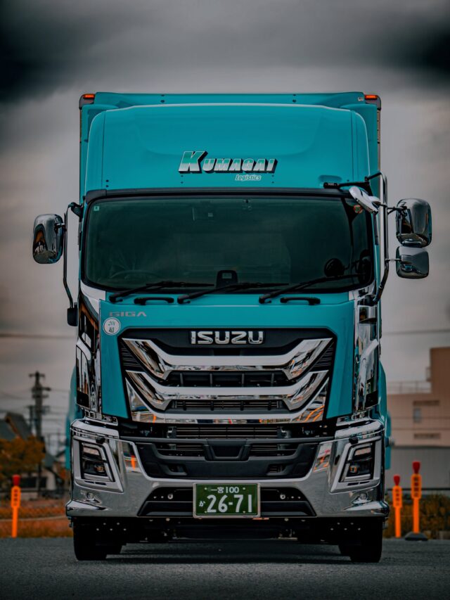 【新車情報】ISUZU / GIGA / 名古屋港営業所

曇り空も味方につけて、今日も真っ直ぐ走ります。

#熊谷運輸 #いすゞ #giga #トラックドライバー募集 #fyp